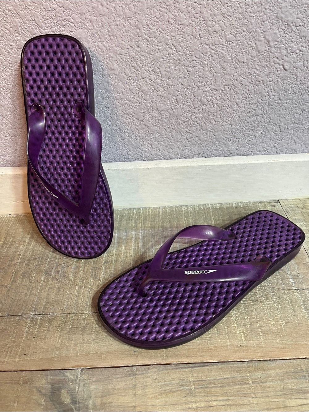 Speedo Purple comfy Insole womens flip flops Sz 8